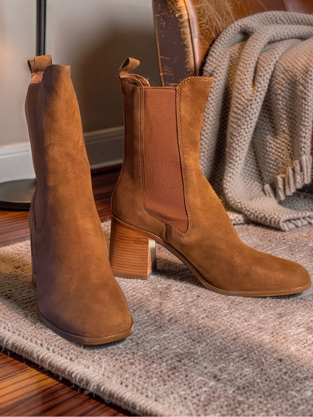 Steve Madden NWT Sz 11M Suede Leather Chelsea Ankle Heeled Boots Cognac (SH430)
